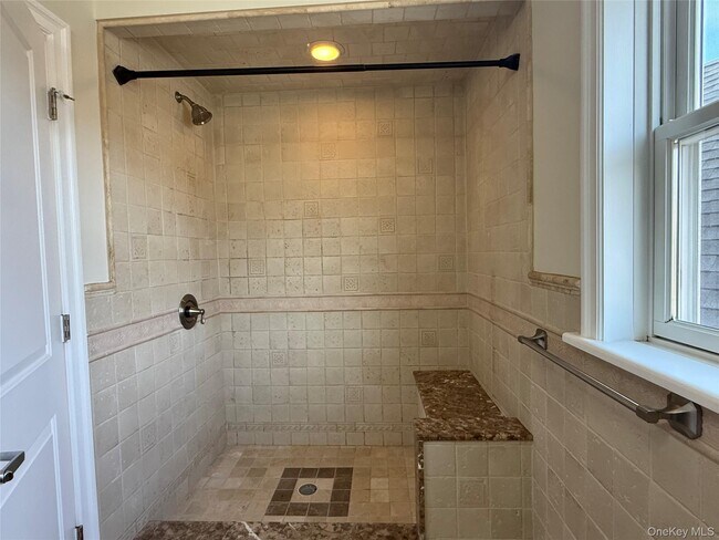 Building Photo - 5 Brandreth St