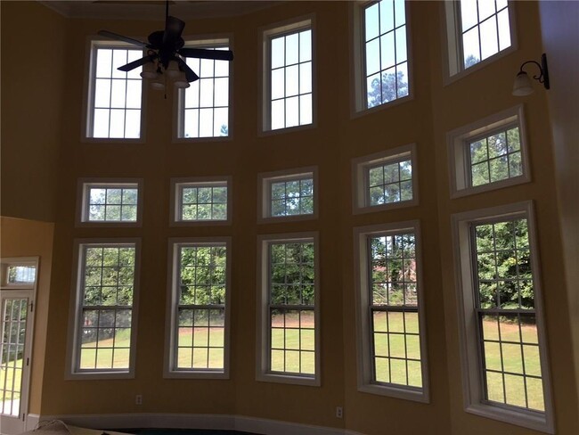 Building Photo - 5575 Toccoa Dr