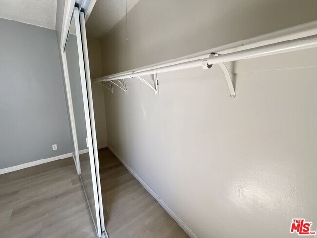 Building Photo - 1426 Orange Grove Ave