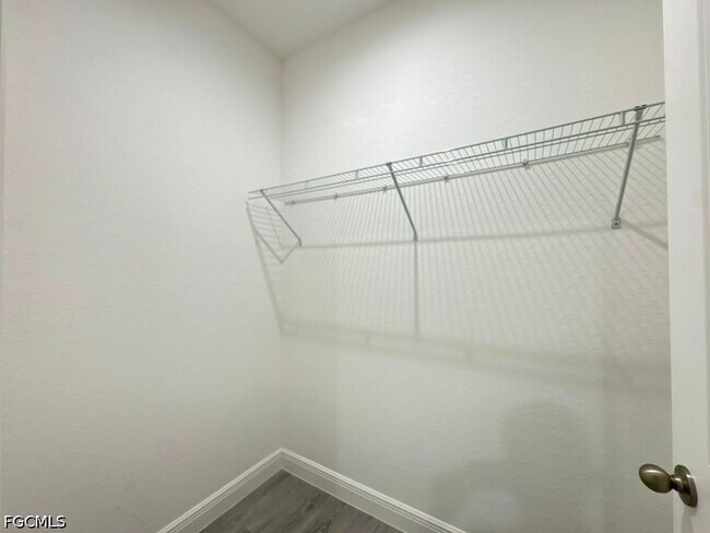 Building Photo - 537 Greenbriar Blvd