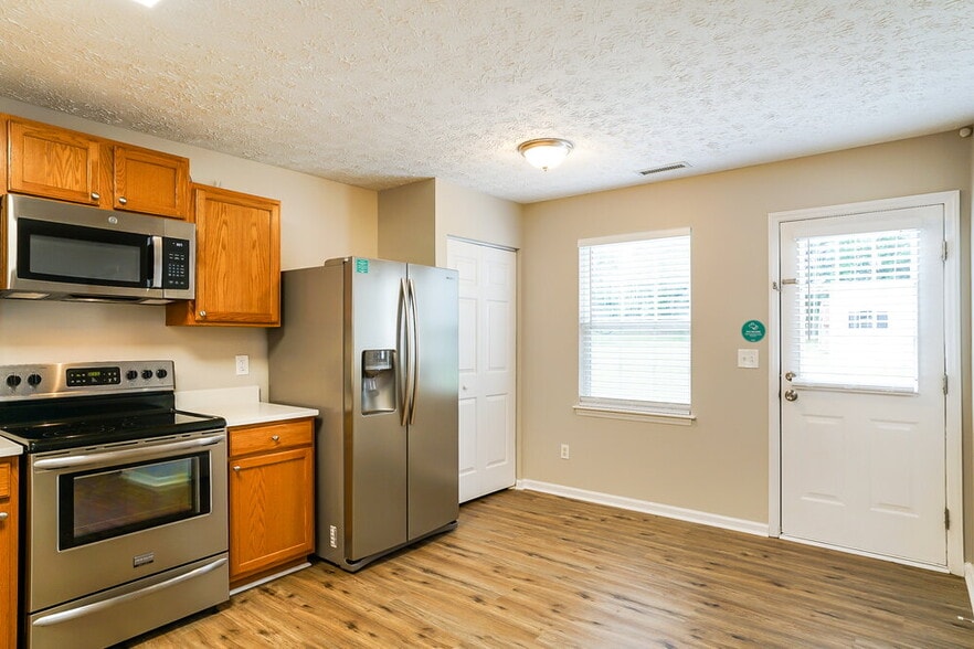 Building Photo - 3033 Slippery Elm Dr