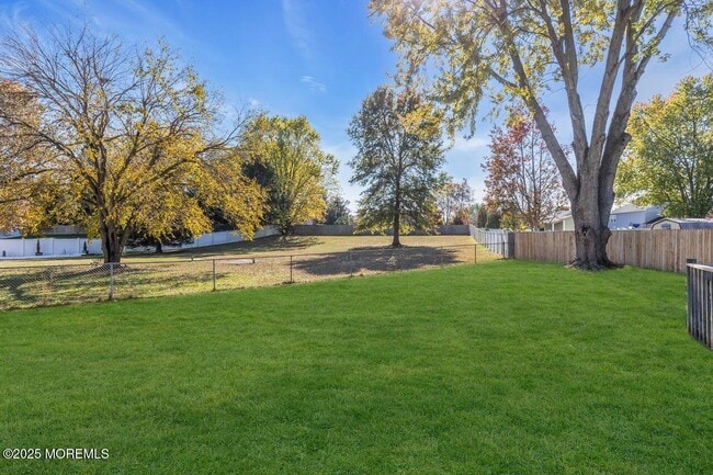 Building Photo - 9 Cherry Hill Ln