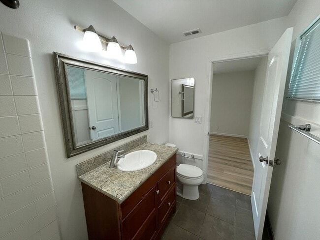 Building Photo - 3745 Portofino Way