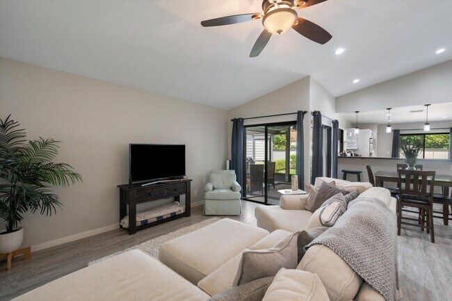 Building Photo - 2482 Bedford Mews Dr