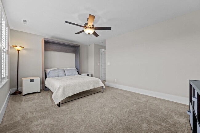 Building Photo - "Coastal Comfort Awaits: Spacious 3-Bed, 3-Bath Home in Holly Ridge!"