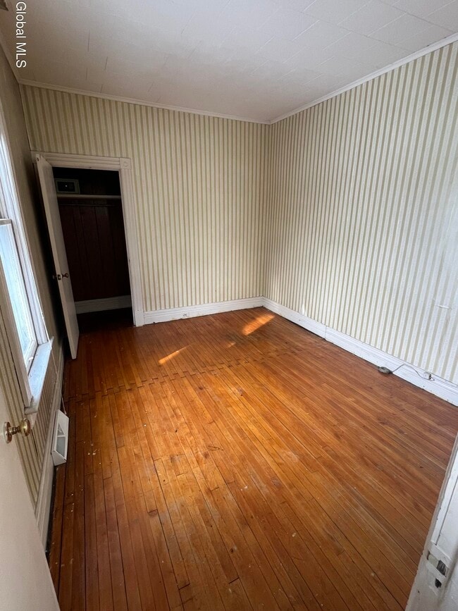 Building Photo - 214 Market St