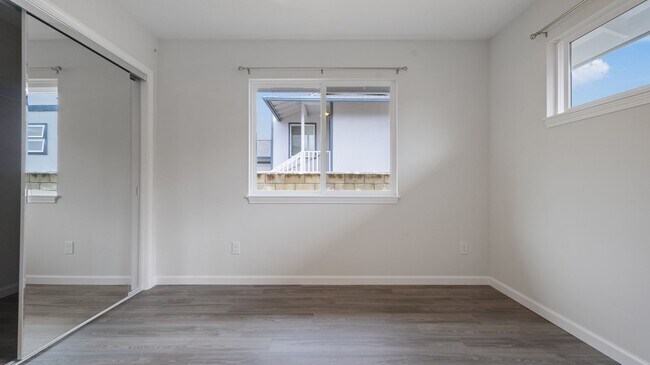 Building Photo - Move-In Ready 2BR/1BA in Waimalu, Aiea – Minutes from Pearl Harbor & Pearlridge