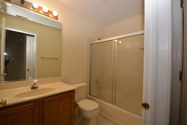 Building Photo - 3073 Kentshire Cir