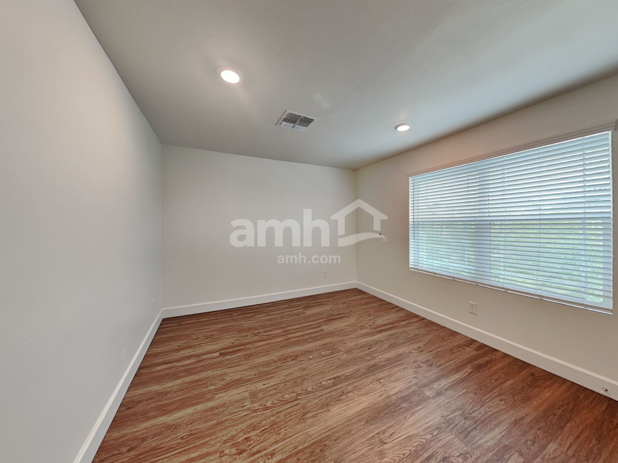 Building Photo - 678 W Laredo Ave