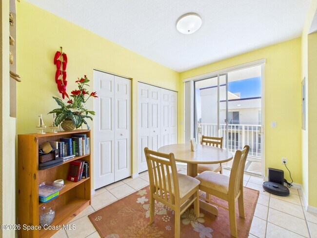 Building Photo - 8951 Lake Dr