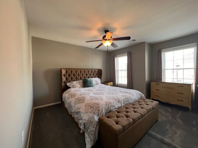 Building Photo - Heart's Desire End Unit Townhome 2700+ SqFt - Lowes Island