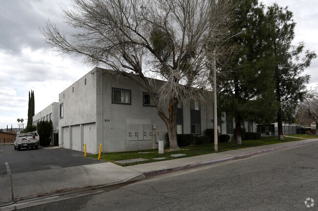 Primary Photo - Shadow Mountain Apartments