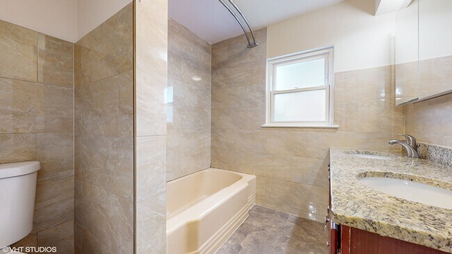 Building Photo - 4030 W North Shore Ave