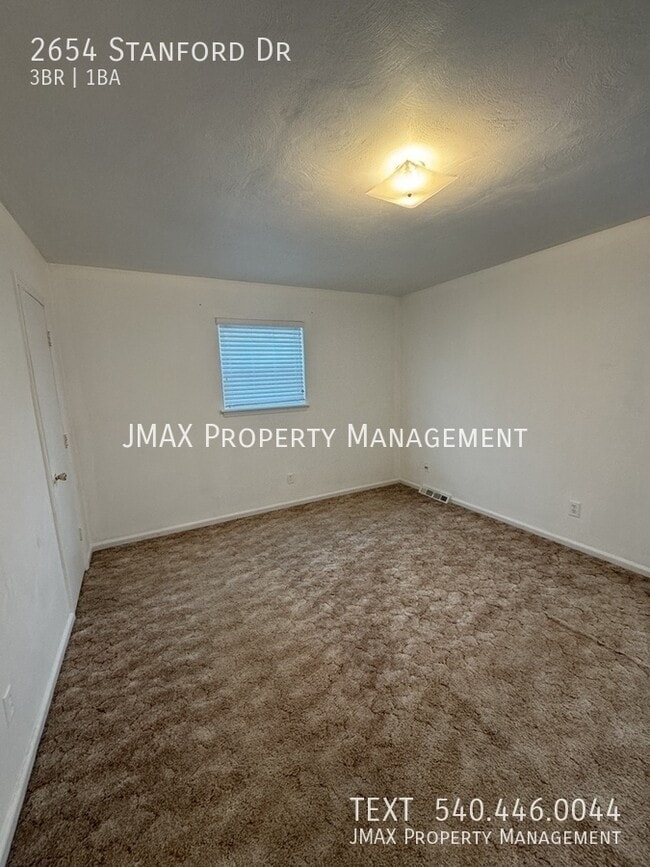 Building Photo - 2654 Stanford Dr