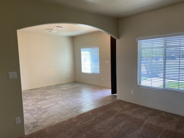 Building Photo - 4182 S Sunflower Dr