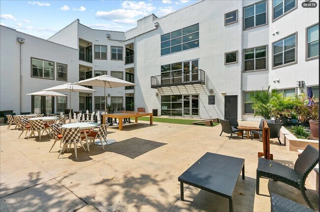 Building Photo - 2929 Wycliff Ave