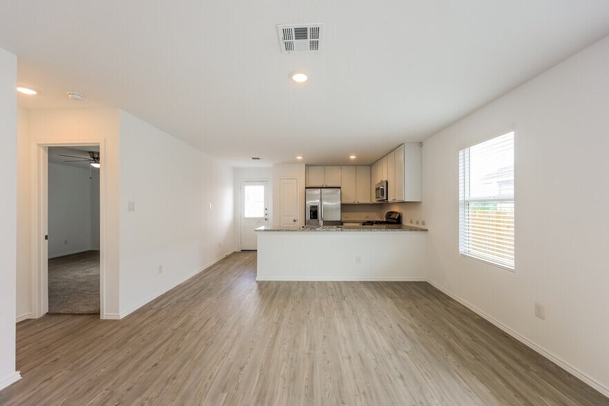 Building Photo - 6618 Morgan Cp