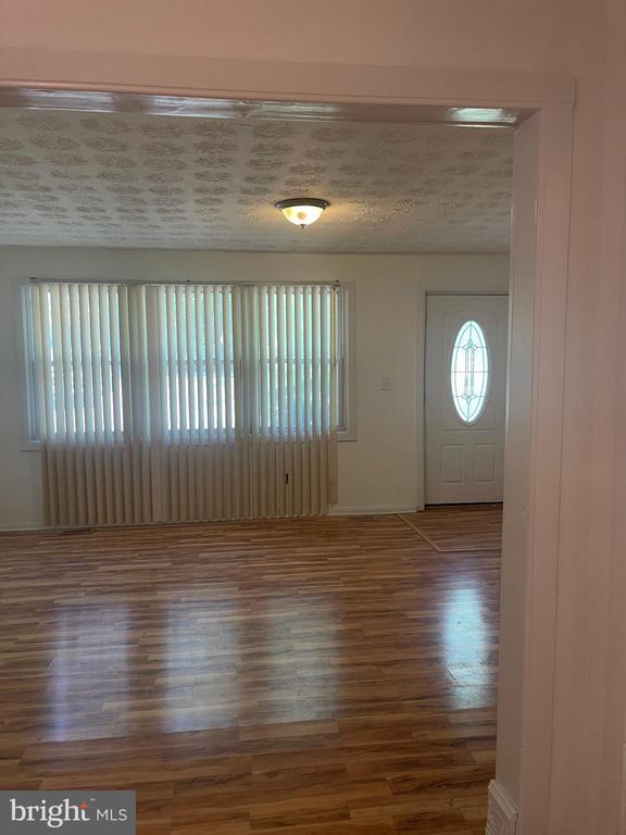 Building Photo - 6740 Solomons Island Rd N