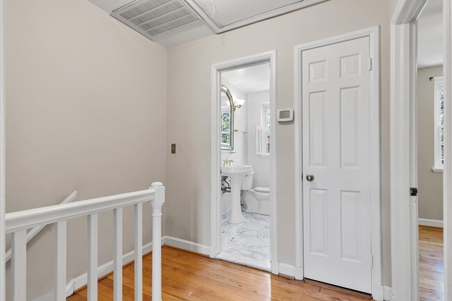 Building Photo - 3011 S Buchanan St