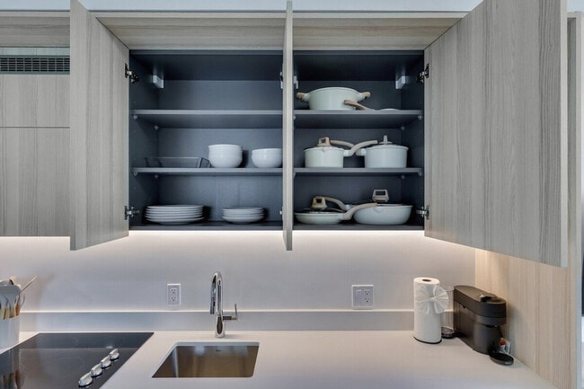 Building Photo - 225 N Miami Ave