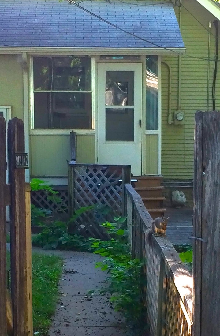 Building Photo - 913 Illinois St