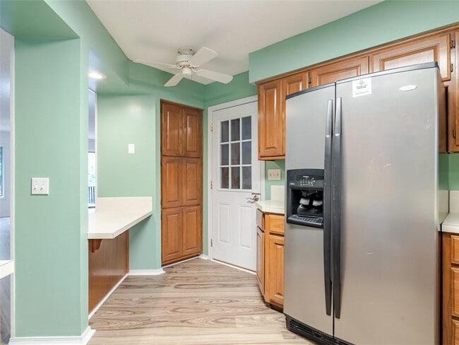 Building Photo - 40 Sandwick Dr