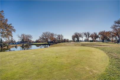 Building Photo - 2 car attached garage, located near Greenway Park Golf Course, pool, tennis courts and clubhouse....