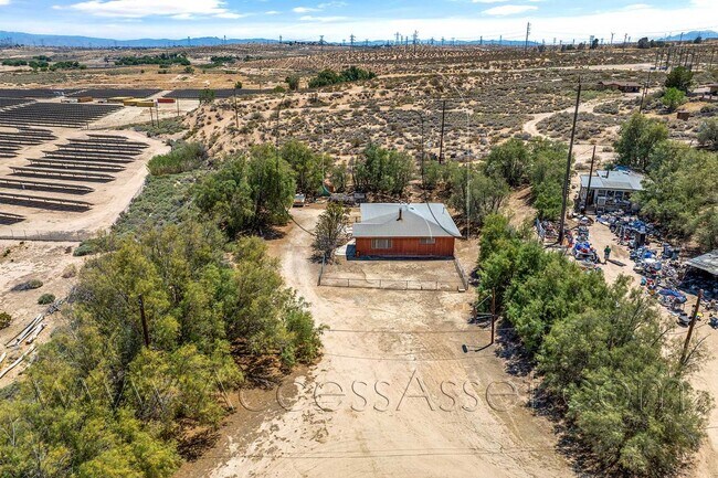 Building Photo - 18499 Shay Rd