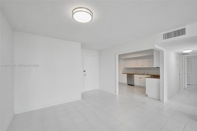 Building Photo - 1600 S Ocean Dr