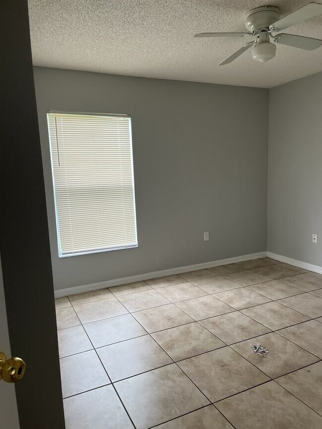 Building Photo - Beautiful 3 bedroom 2 bath home