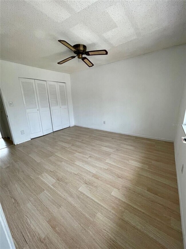 Building Photo - 3 Bedroom, 2.5 Bath home with upgraded kitchen, close to beaches, restaurants, and downtown!!