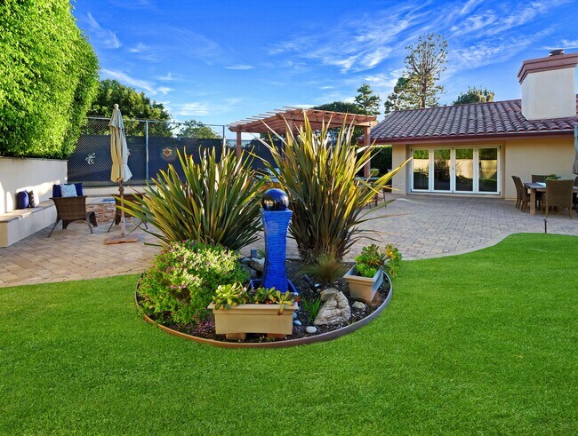 Building Photo - 30256 Avenida Selecta