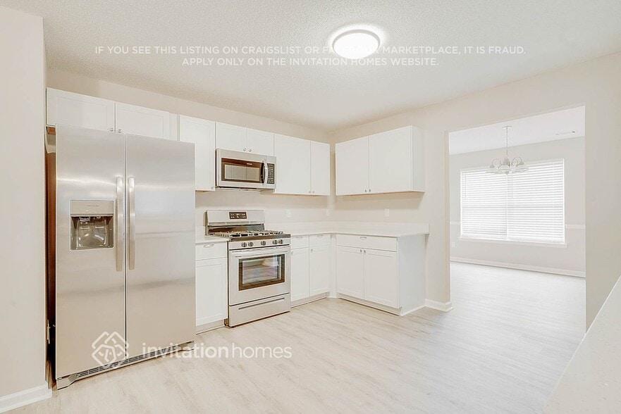 Building Photo - 4005 Shaded Oasis Ln