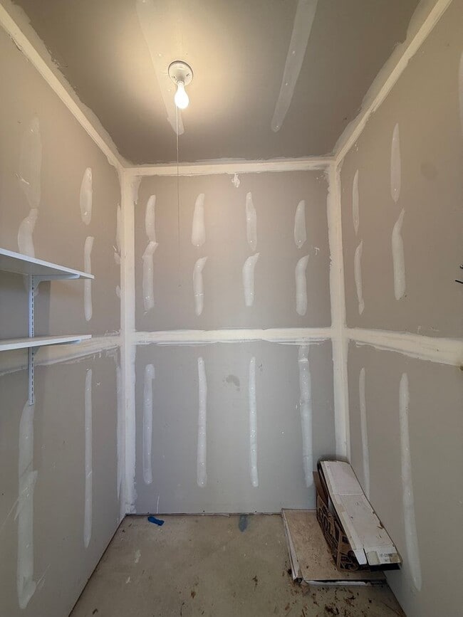 Building Photo - MUST SEE 2 Bed/2 Bath Condo in the Lakeshore at Centerra!