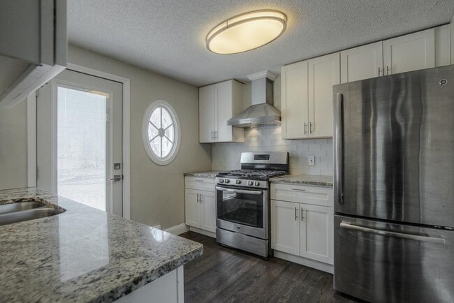 Building Photo - 7728 Walnut St