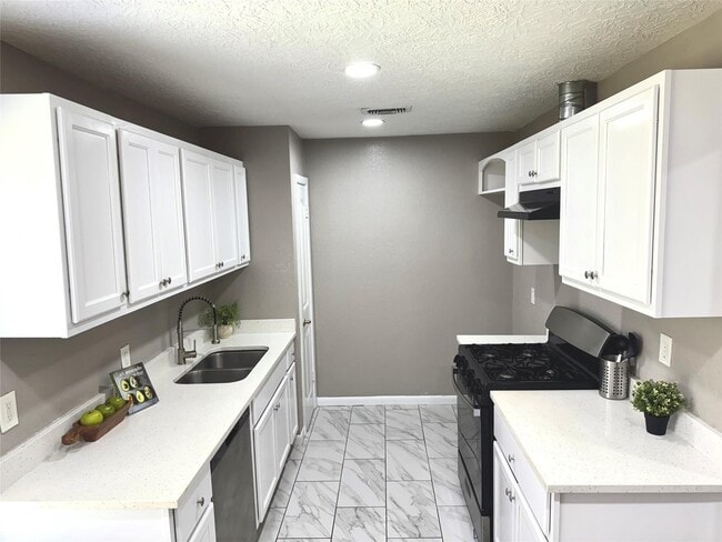 Building Photo - 903 Roper St