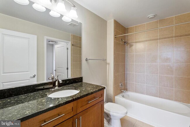 Building Photo - 155 Potomac Passage