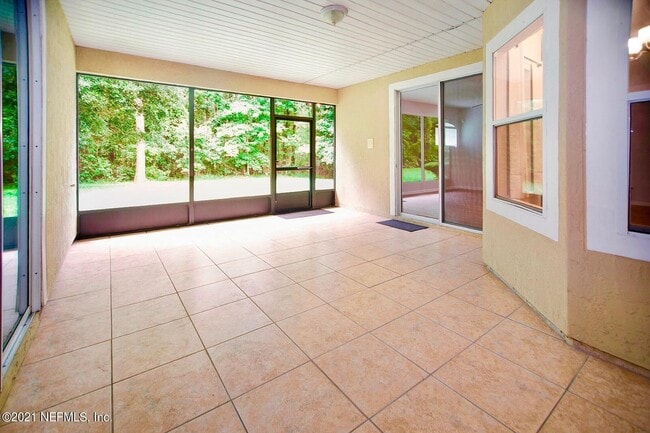 Building Photo - 6466 Ginnie Springs Rd