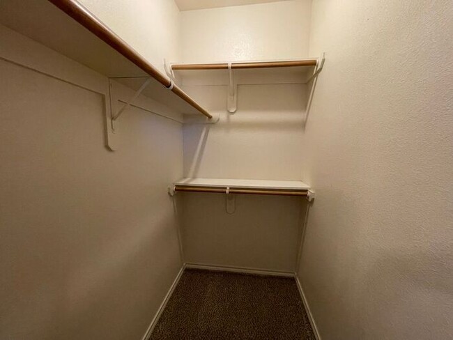 Building Photo - (( SUMMER SPECIAL!!)) Lovely 3/2 Duplex Ho...
