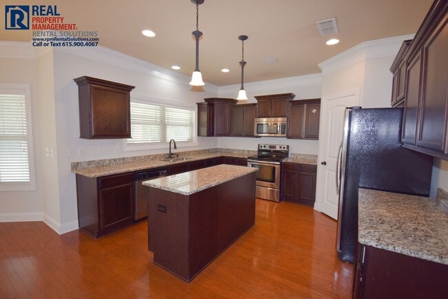 Building Photo - Lovely 3 bd home with bonus room, attached garage and covered patio! Neighborhood pool! Triple Bl...