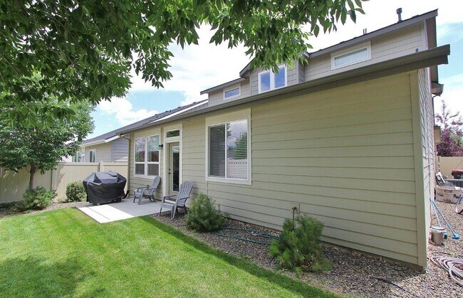 Building Photo - Lovely 4 bed 2 1/2 bath Home in Meridian, Available first week of July