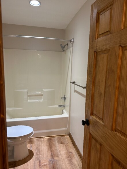 Building Photo - 173 Payne Hill Dr