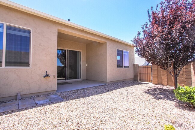 Building Photo - Granville - 3 bedroom home