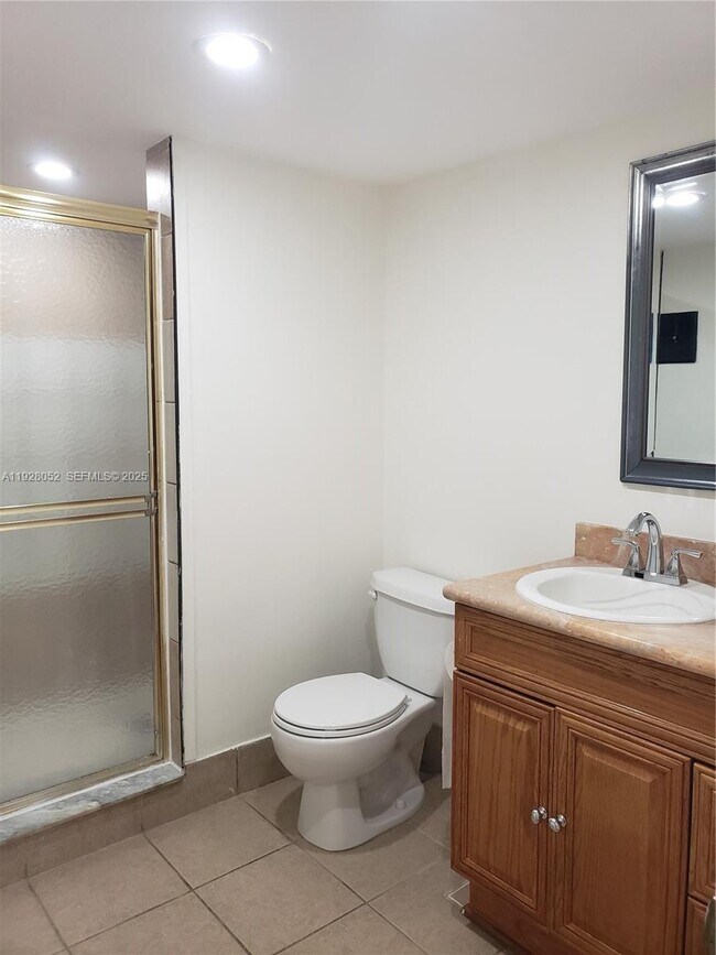 Building Photo - 4850 SW 63rd Terrace