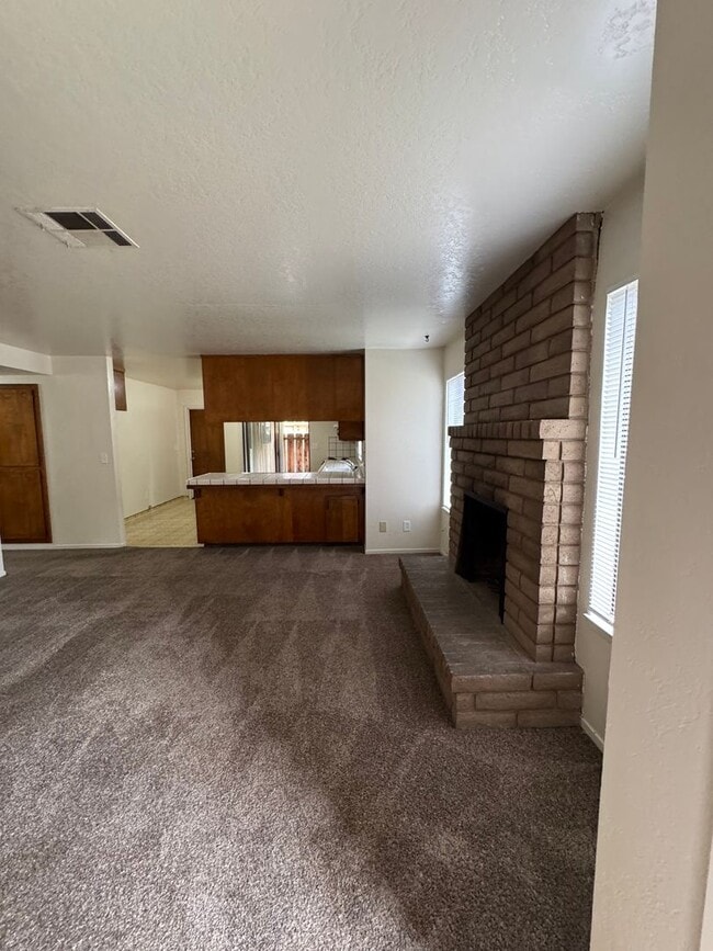 Building Photo - 4056