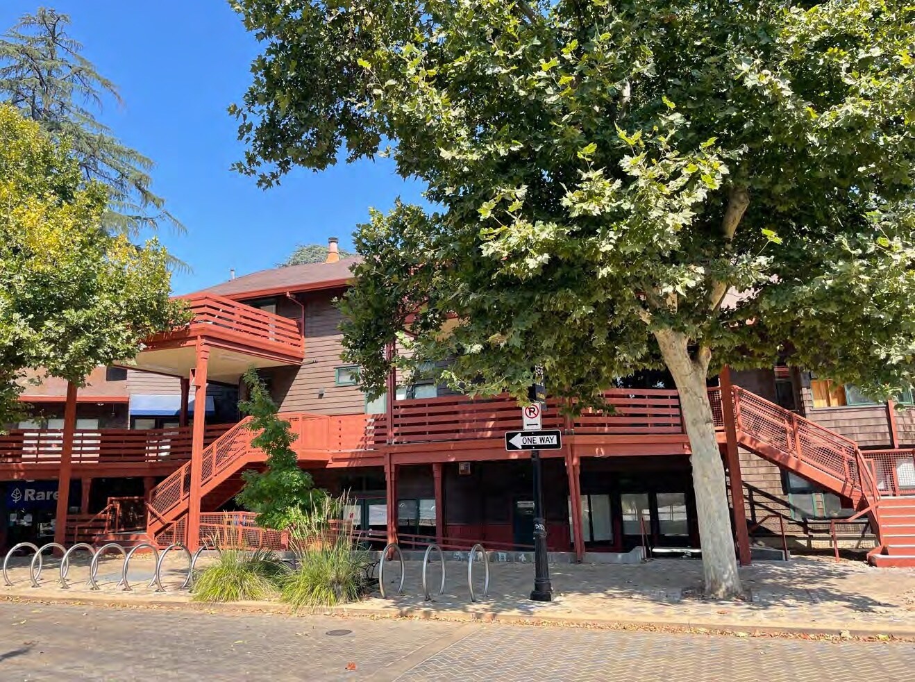 Building Photo - 207 3rd St