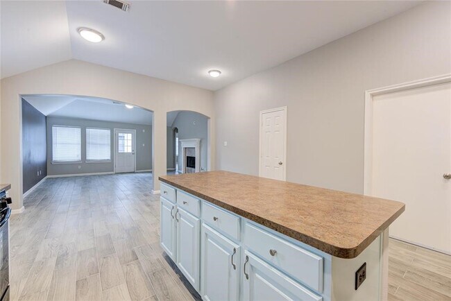 Building Photo - 21714 Mansfield Bluff Ln