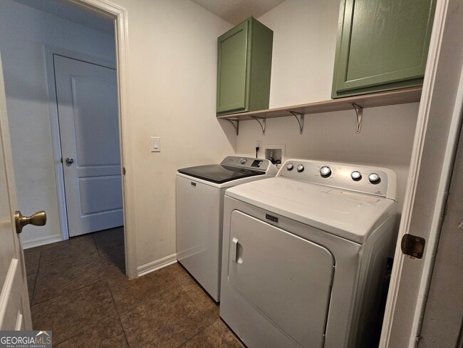 Building Photo - 127 Cedar Cir Dr