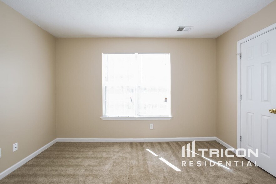 Building Photo - 3185 Lower Creek Dr