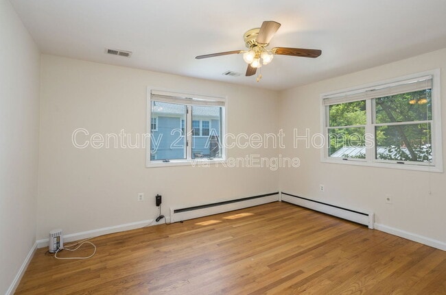Building Photo - 5912 3rd St S